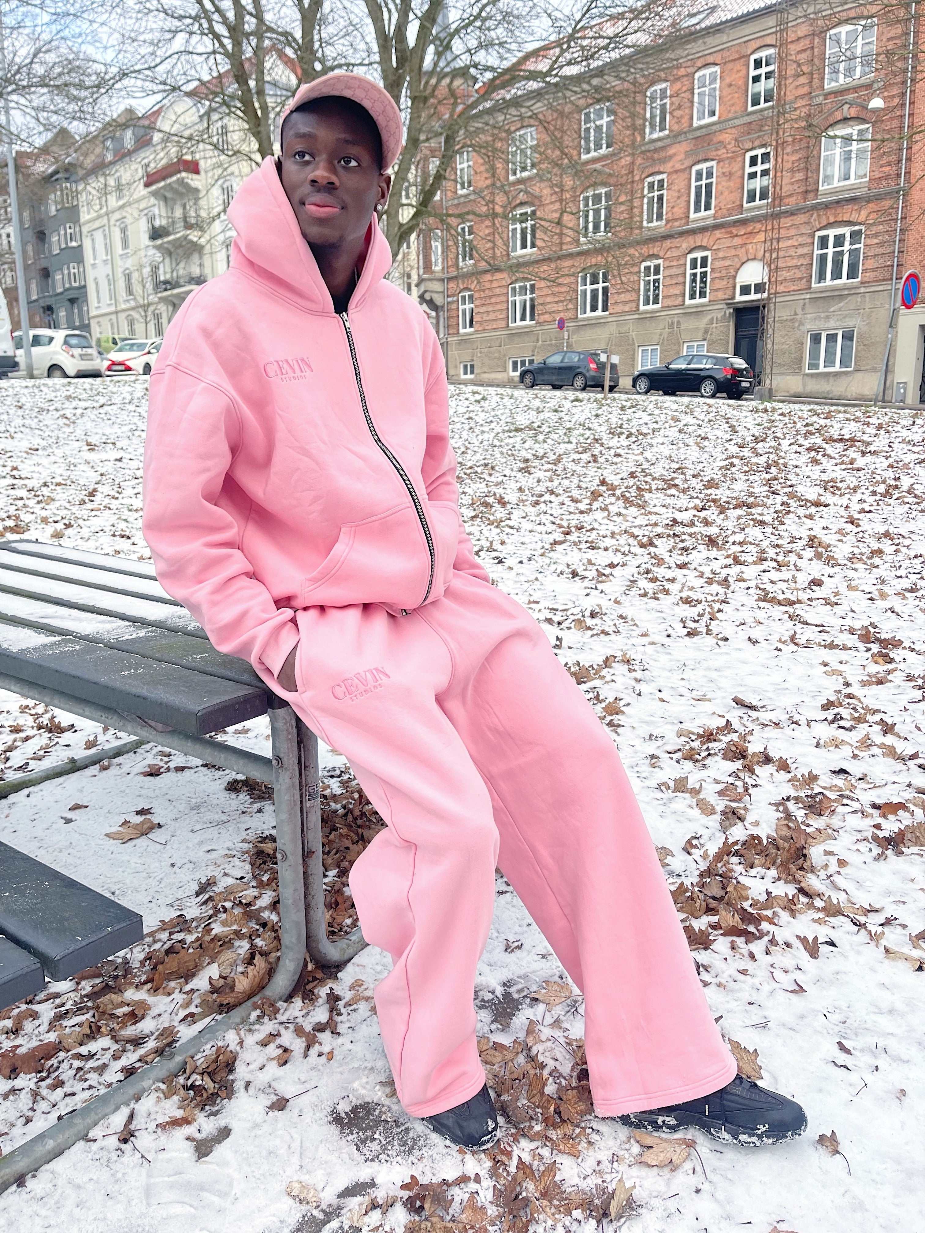 777 Sweatshirt Pink – Cevin Studios
