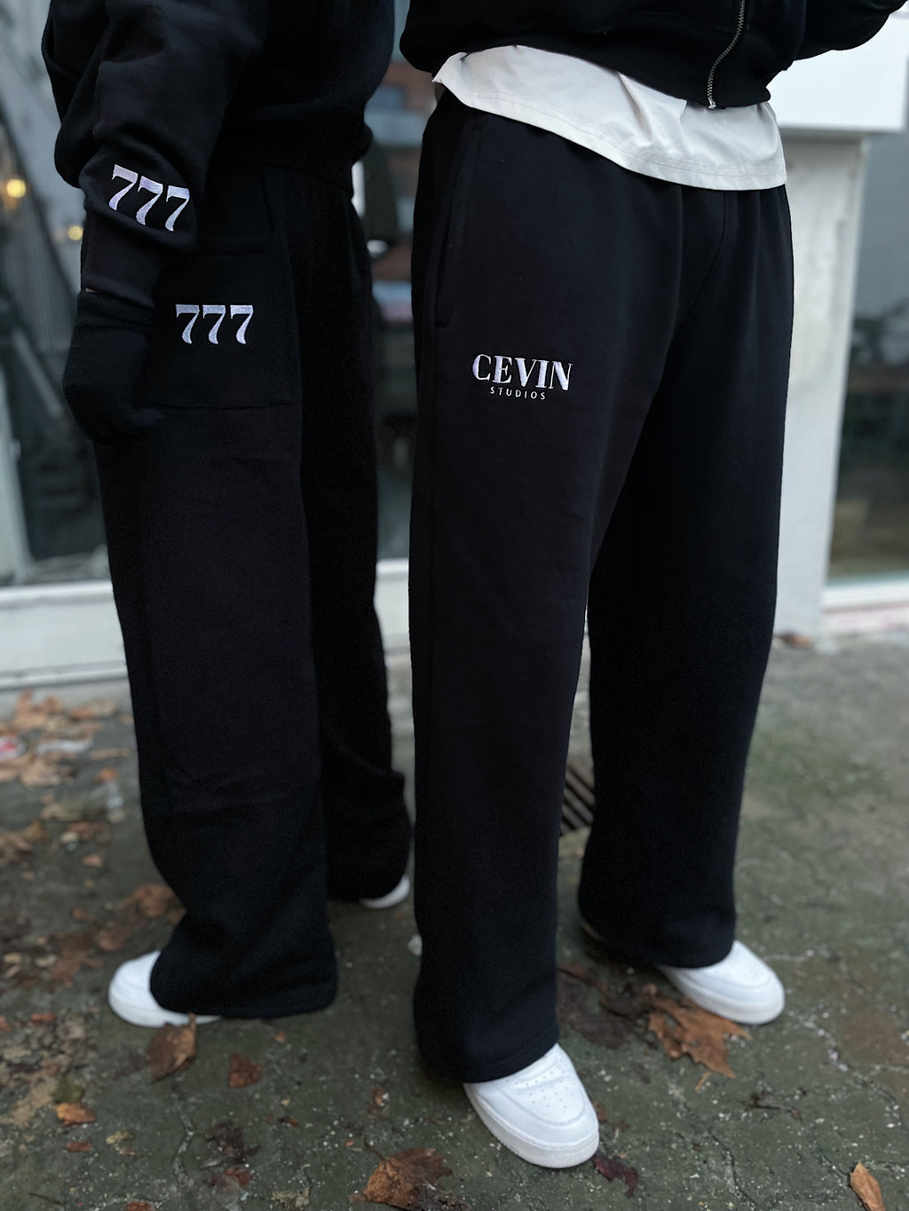 777 Sweatpants Black
