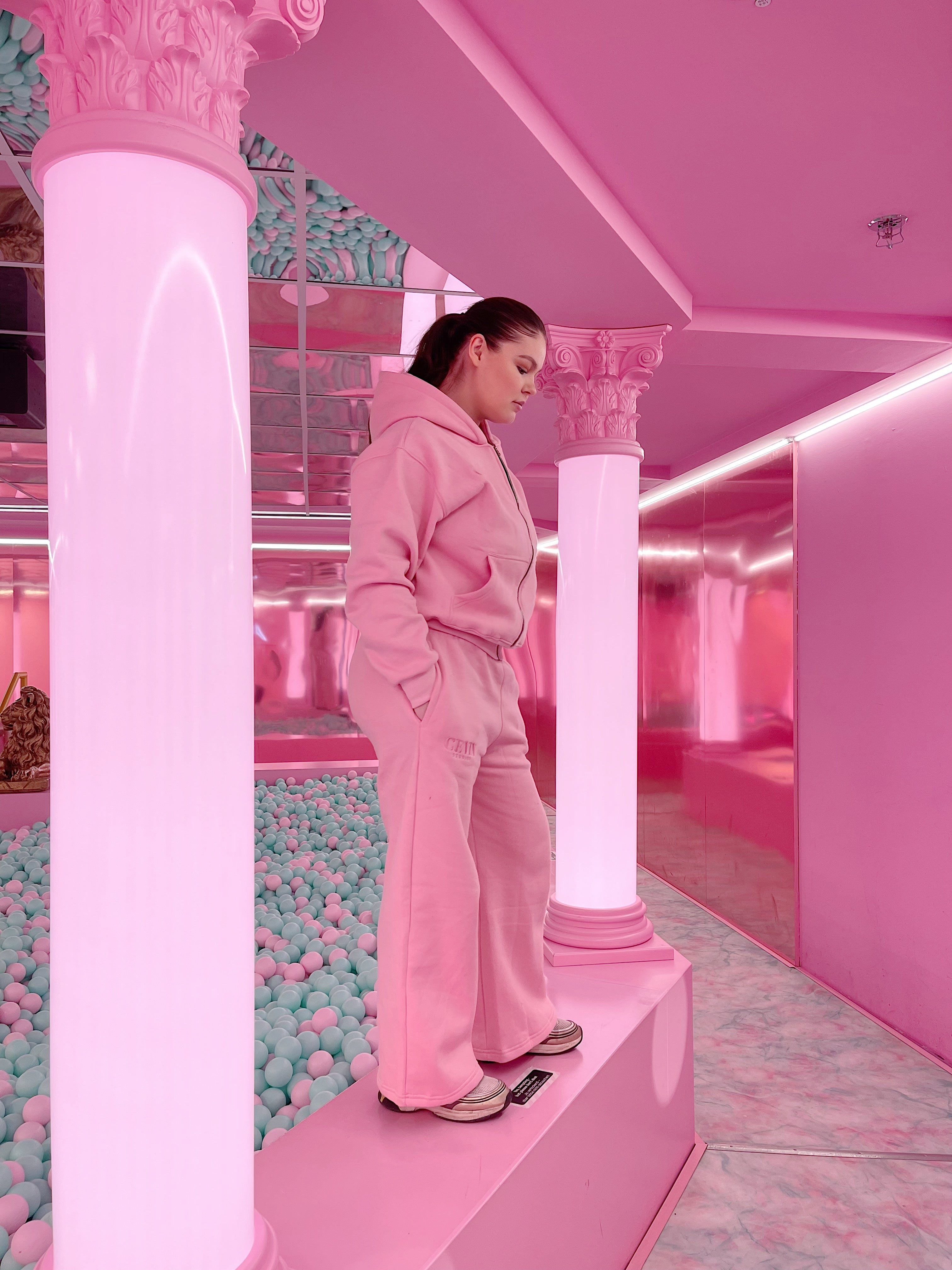 スティナ stina プルオーバー  マカロンスウェット ピンク 777 Sweatshirt Pink – Cevin Studios