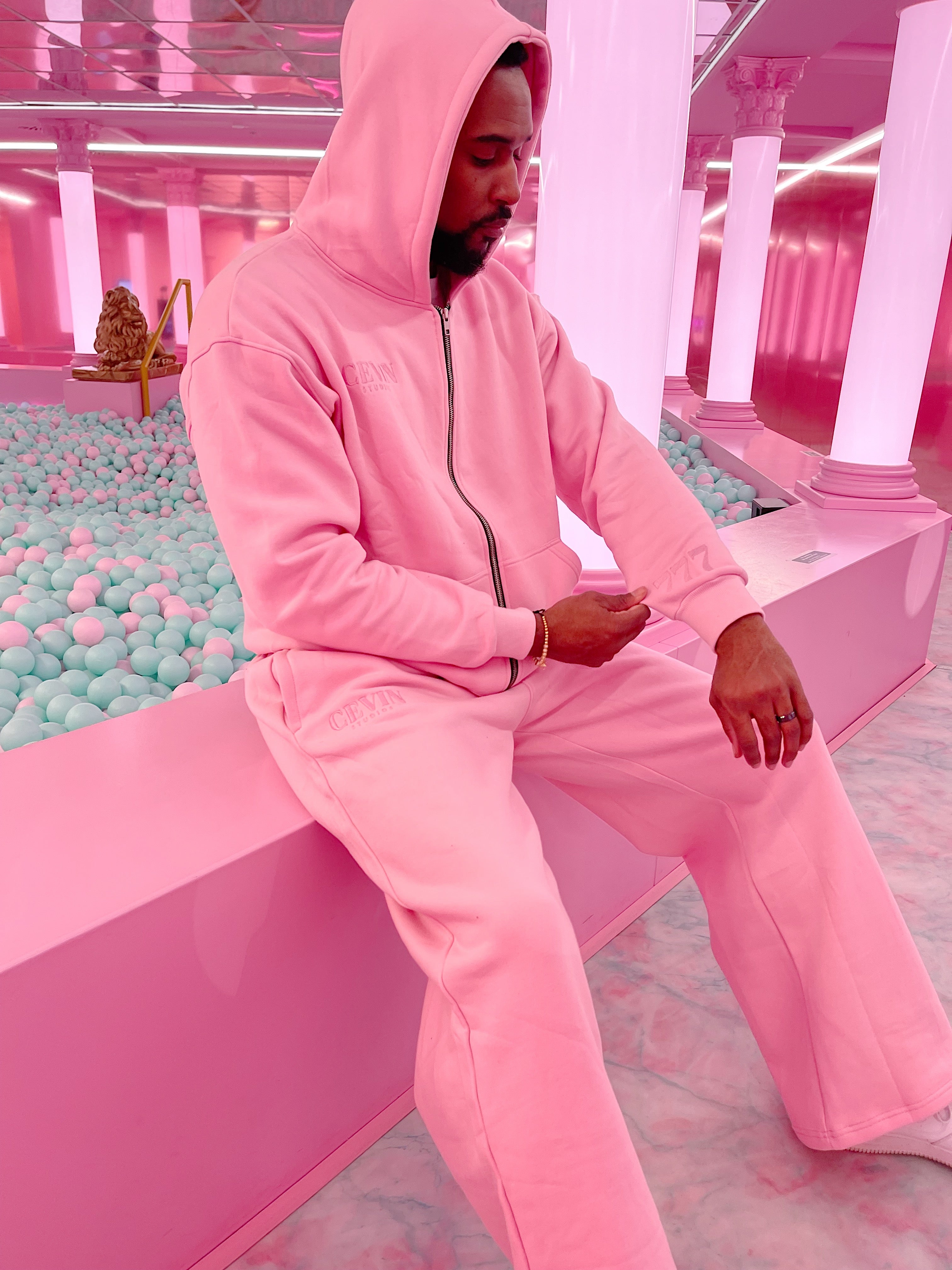 777 Sweatshirt Pink – Cevin Studios